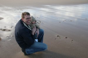 Snif...de allereerste keer dat Tom de grote zee ziet...