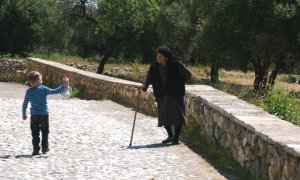 "Kallimera! Kijk! Dit is Kippie!"